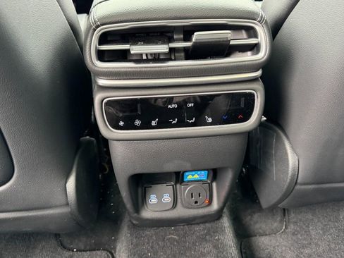 Certified 2025 Genesis GV80 2.5T Prestige image 11