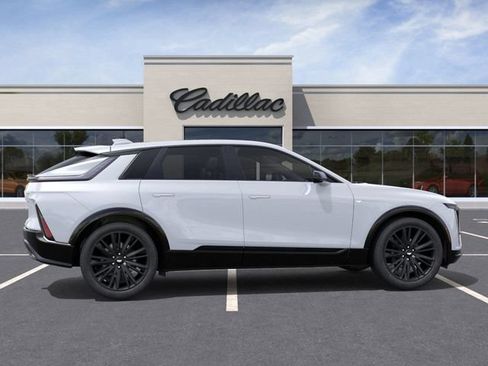 New 2026 Cadillac Lyriq Signature Sport w/ LPO, ONYX Package AWD/4WD image 5