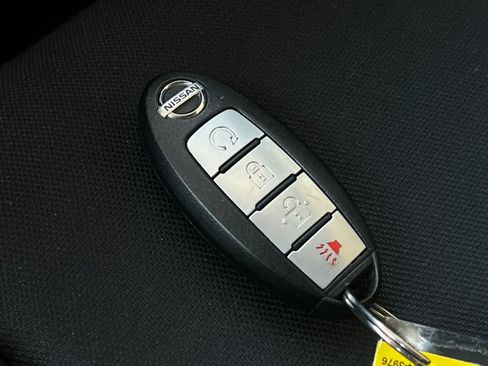 Used 2019 Nissan Pathfinder SV AWD/4WD image 27