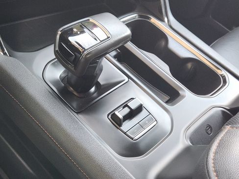 Certified 2022 GMC Sierra 1500 AT4 w/ AT4 Premium Package AWD/4WD image 19
