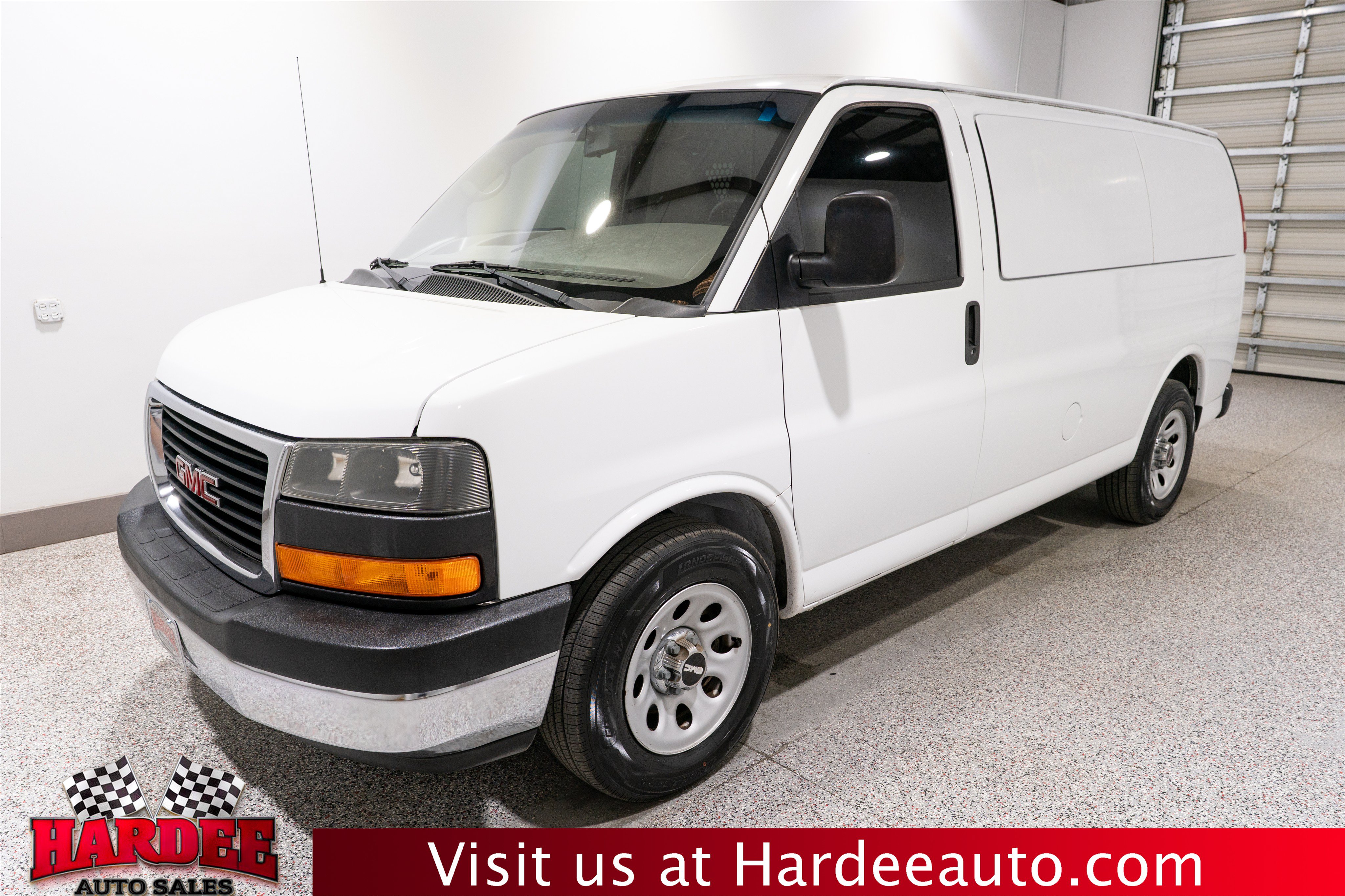 Used 2014 GMC Savana 1500 w/ Savana Pro Plus Package RWD image 2