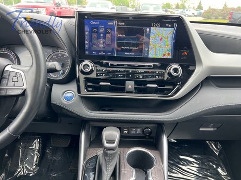 Used 2022 Toyota Highlander Platinum AWD/4WD image 16