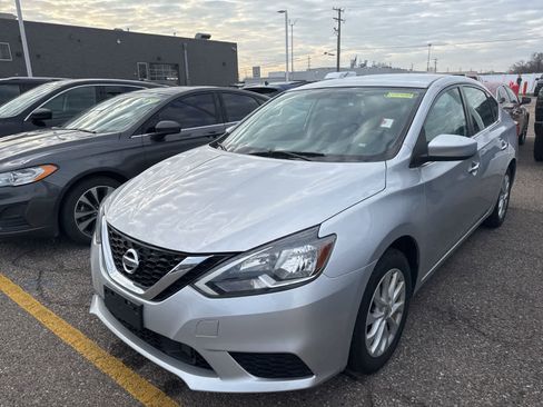 Used 2019 Nissan Sentra SV image 2