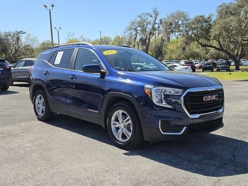 Used 2023 GMC Terrain SLE w/ Driver Convenience Package image 7