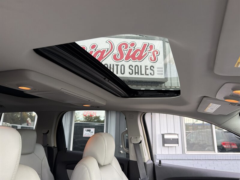 Used 2007 GMC Acadia SLT w/ Trailering Package AWD/4WD image 27