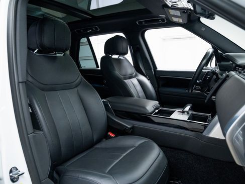Used 2024 Land Rover Range Rover SE image 24