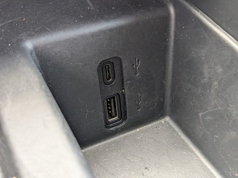 Used 2025 GMC Acadia Elevation FWD image 22