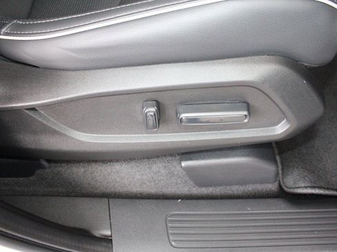 Used 2025 Honda Pilot Elite image 40