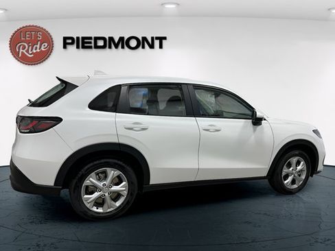 Certified 2024 Honda HR-V LX image 3
