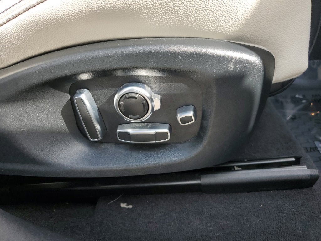 Used 2019 Jaguar F-PACE S AWD/4WD image 44