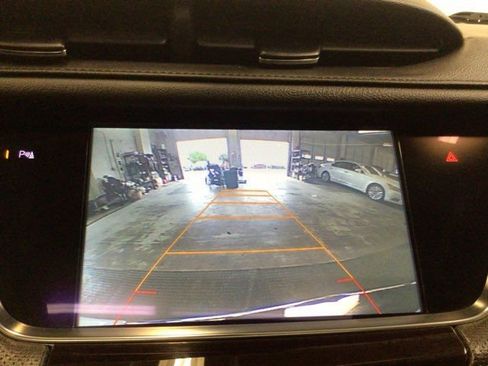 Used 2017 Cadillac XT5 Luxury w/ Driver Awareness Package AWD/4WD image 23