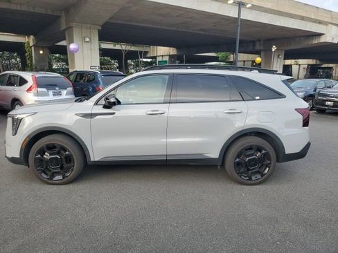 Used 2025 Kia Sorento SX Prestige AWD/4WD image 2