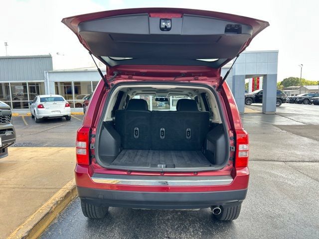 Used 2017 Jeep Patriot High Altitude AWD/4WD image 10
