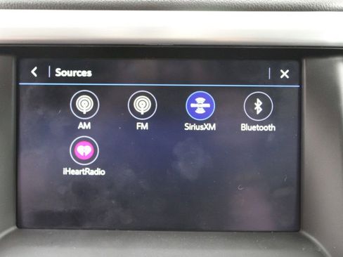 Used 2022 GMC Acadia SLE w/ Driver Convenience Package image 36