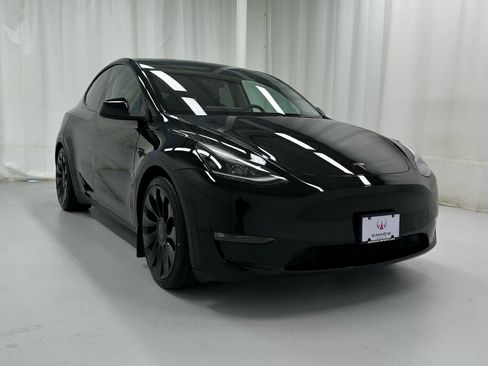 Used 2022 Tesla Model Y Performance image 1