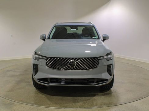 New 2026 Volvo XC90 T8 Plus w/ Protection Package Premier AWD/4WD image 8