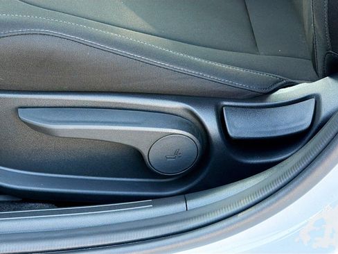 Used 2025 Hyundai Elantra SEL image 23
