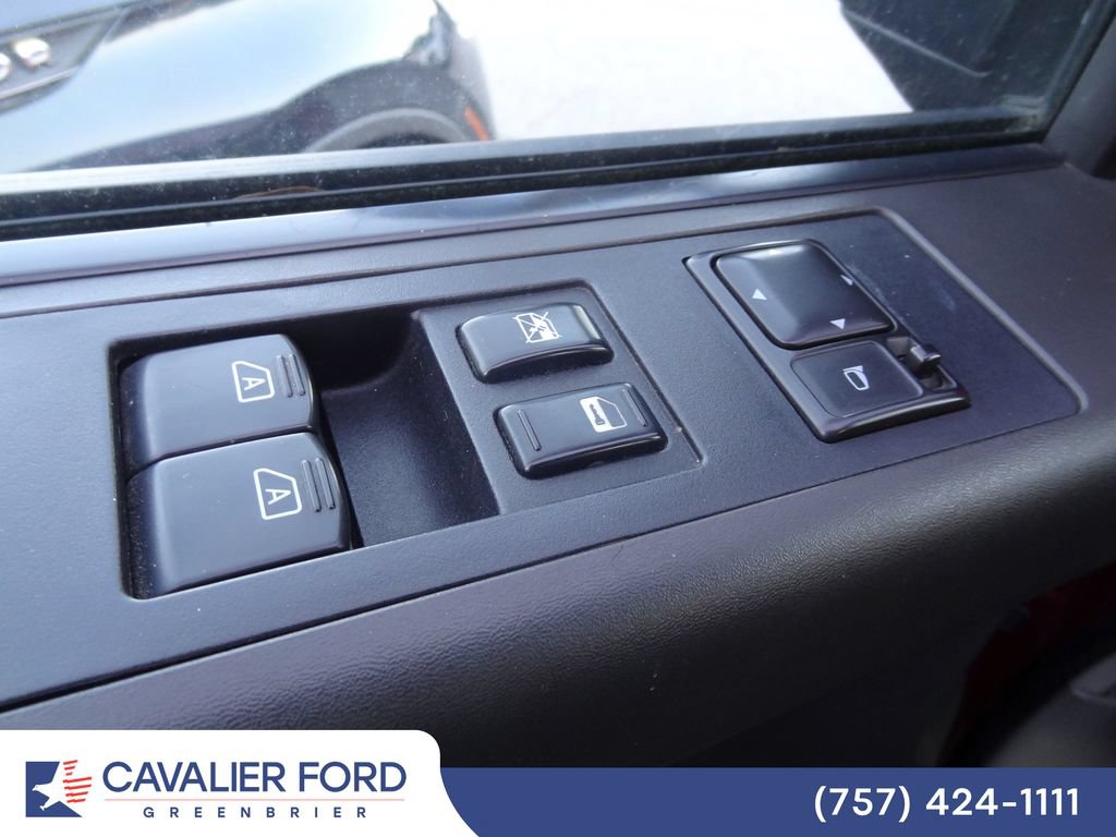 Used 2004 Nissan Titan SE AWD/4WD image 8