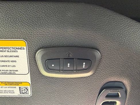 Certified 2025 Jeep Wrangler Unlimited Sahara AWD/4WD image 23