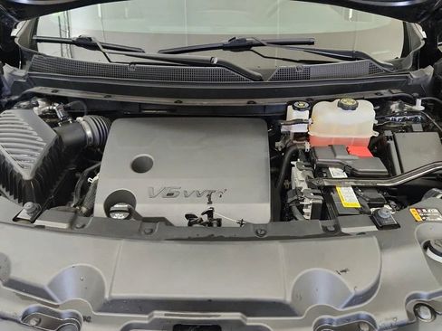 Used 2023 Chevrolet Traverse LT FWD image 19