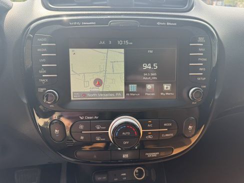 Used 2016 Kia Soul ! w/ Premium Package FWD image 14