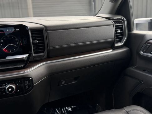 Used 2024 GMC Sierra 3500 SLT image 37