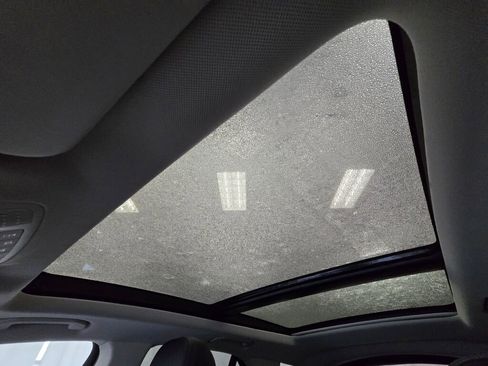 Used 2025 Mercedes-Benz GLE 350 4MATIC w/ Driver Assistance Package image 47