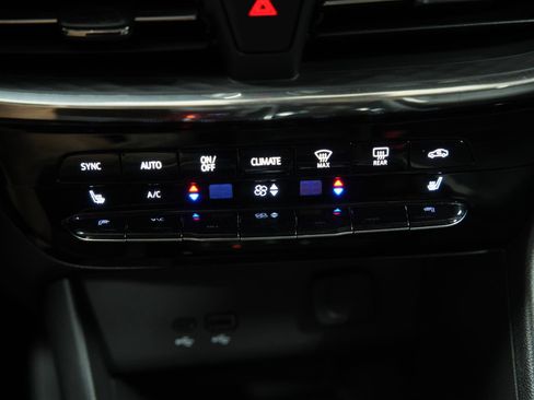 Used 2026 Buick Encore GX Avenir w/ Avenir Technology Package AWD/4WD image 43