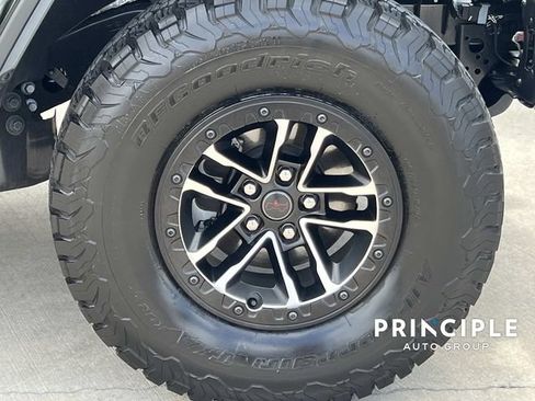 Used 2026 Jeep Wrangler Unlimited Rubicon AWD/4WD image 4