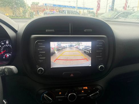 Used 2021 Kia Soul LX FWD image 15