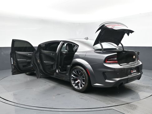 Used 2022 Dodge Charger SRT Hellcat w/ Harman/Kardon Audio Group image 27