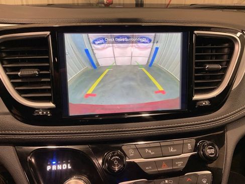Used 2026 Chrysler Pacifica Limited FWD image 20