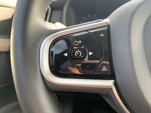 Used 2025 Volvo XC90 B6 Plus image 19