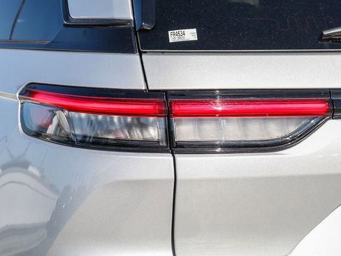 Certified 2024 Jeep Grand Cherokee Altitude image 10