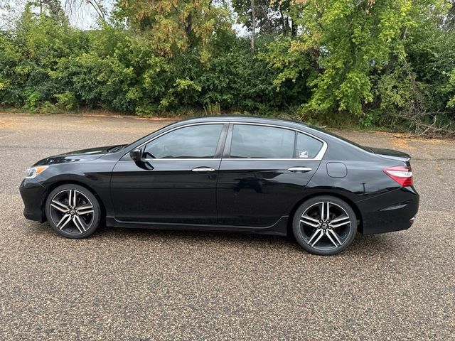 Used 2017 Honda Accord Sport image 13