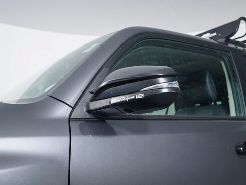 Used 2020 Toyota 4Runner Venture w/ Moonroof Package AWD/4WD image 13