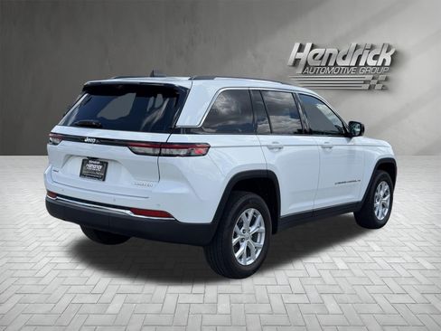 Used 2023 Jeep Grand Cherokee Limited w/ Luxury Tech Group II AWD/4WD image 10