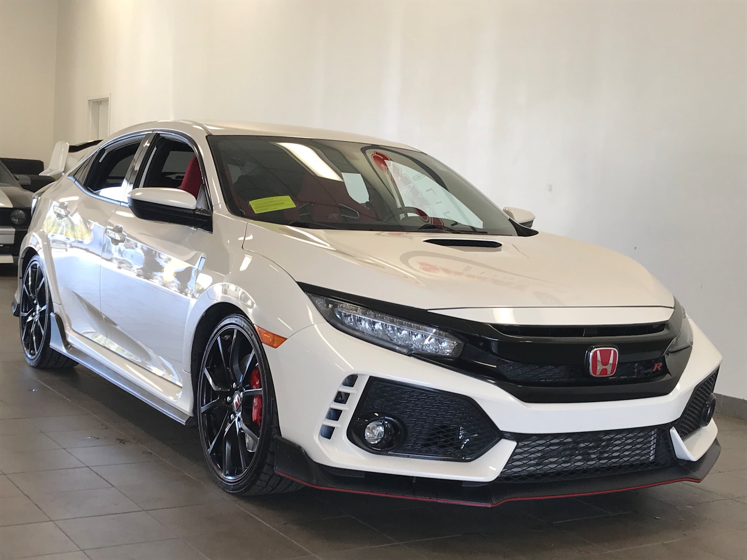 Used 2018 Honda Civic Type R image 2