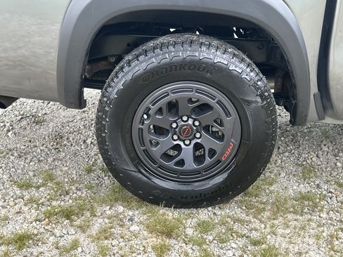 Used 2026 Nissan Frontier PRO-4X AWD/4WD image 17