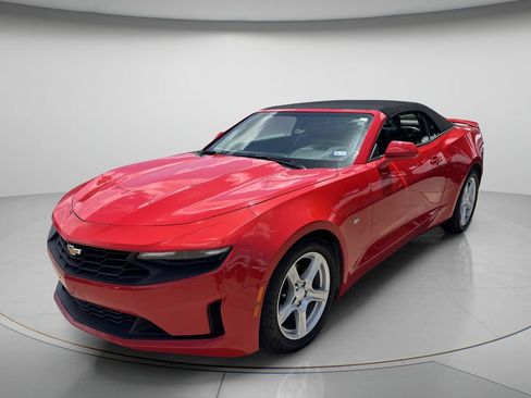 Used 2019 Chevrolet Camaro LT RWD image 3