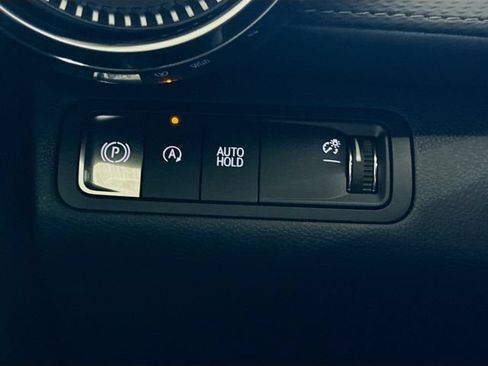 New 2026 Chevrolet Equinox LT w/ Convenience Package II FWD image 11