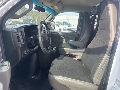 Used 2024 GMC Savana 2500 w/ Driver Convenience Package image 18