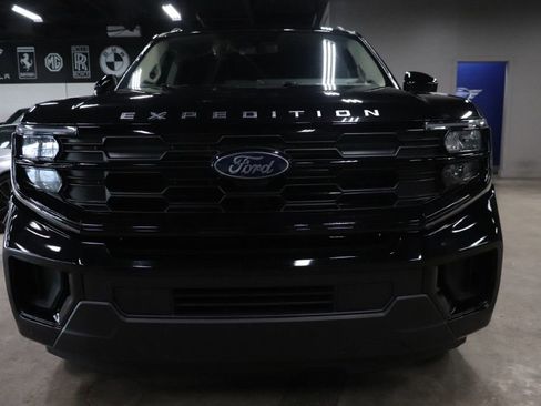 Used 2025 Ford Expedition Active image 8