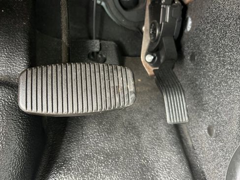 Used 2021 Ford E-450 and Econoline 450 Super Duty w/ Power Windows & Locks Group image 25