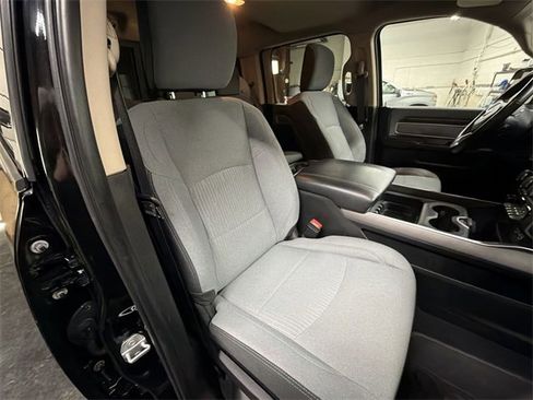 Used 2019 RAM 3500 Big Horn image 28