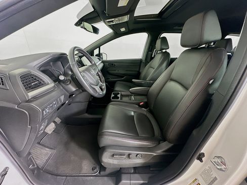 Used 2023 Honda Odyssey Sport image 13