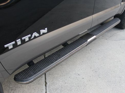 Used 2017 Nissan Titan Platinum Reserve image 10