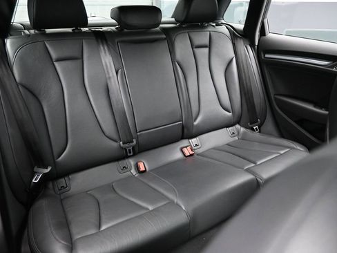 Used 2016 Audi A3 e-tron Premium Plus w/ Premium Plus Package FWD image 33