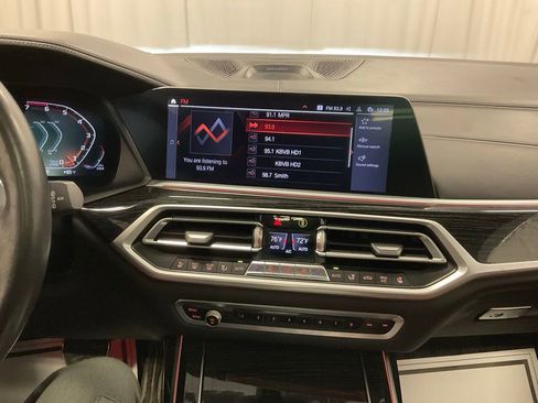 Used 2021 BMW X7 M50i image 27