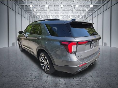 Used 2025 Ford Explorer ST-Line AWD/4WD image 5
